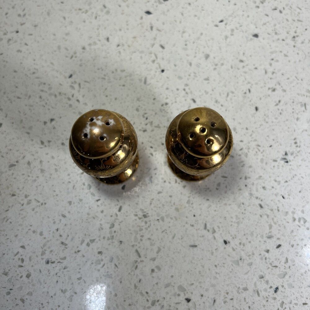 Vintage 22k Karat Floral Gold Coated Ceramic 2 5/8" Salt Pepper Shaker Set Pair - Picture 3 of 7